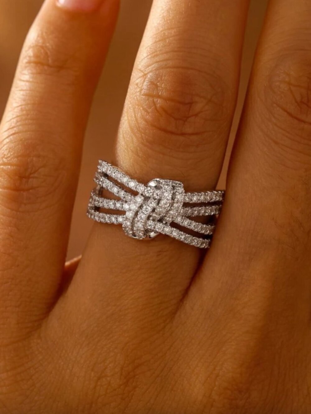 NEW 18k White Gold Diamond Knot Ring Band Diamond Twist Ring Band